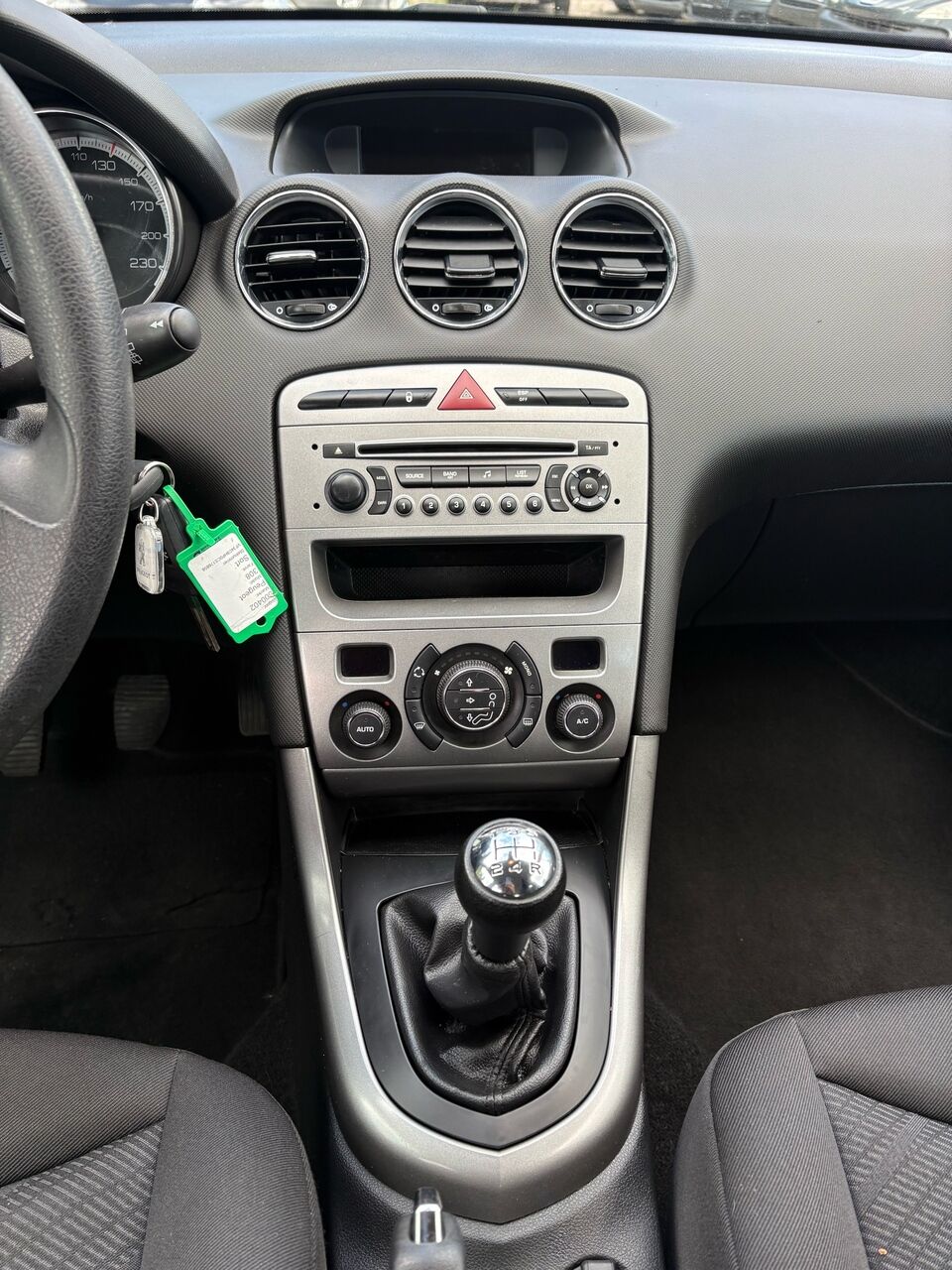 
								Peugeot 308 1,6 e-HDi Access 92HK 5d full									