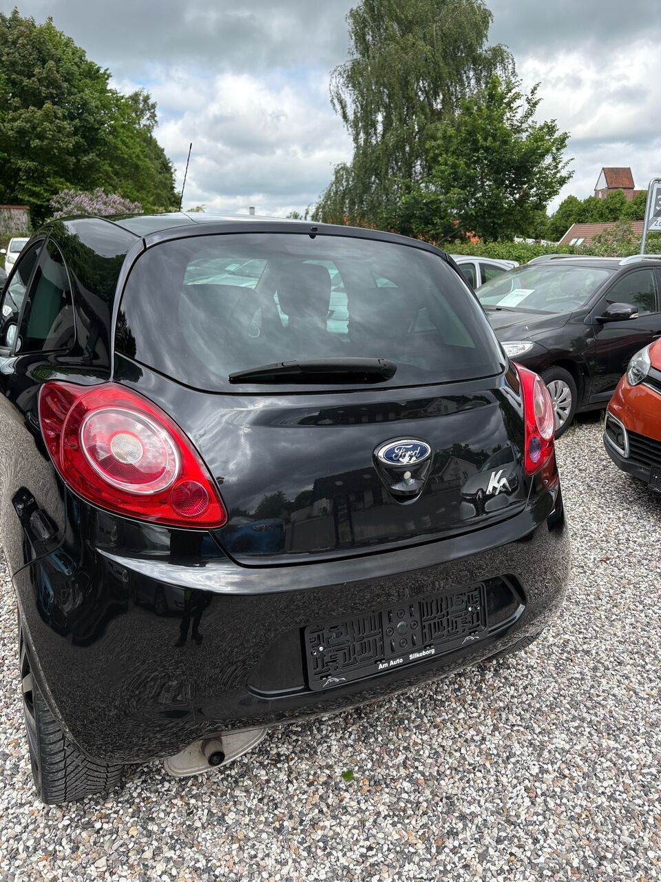 
								Ford Ka 1,2 Titanium 69HK 3d full									