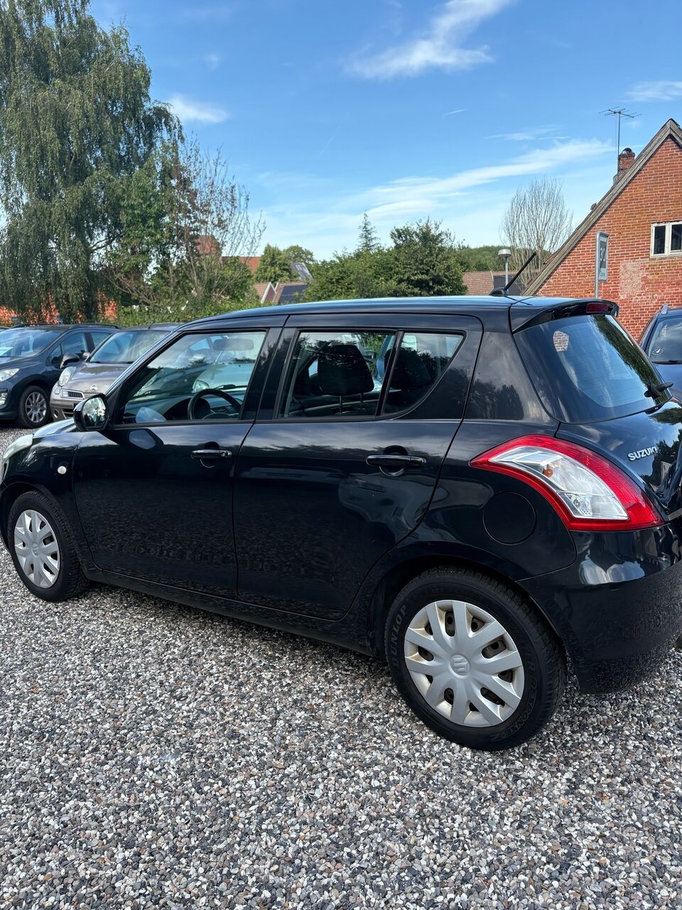 
								Suzuki Swift 1,2 16V GL 94HK 5d full									