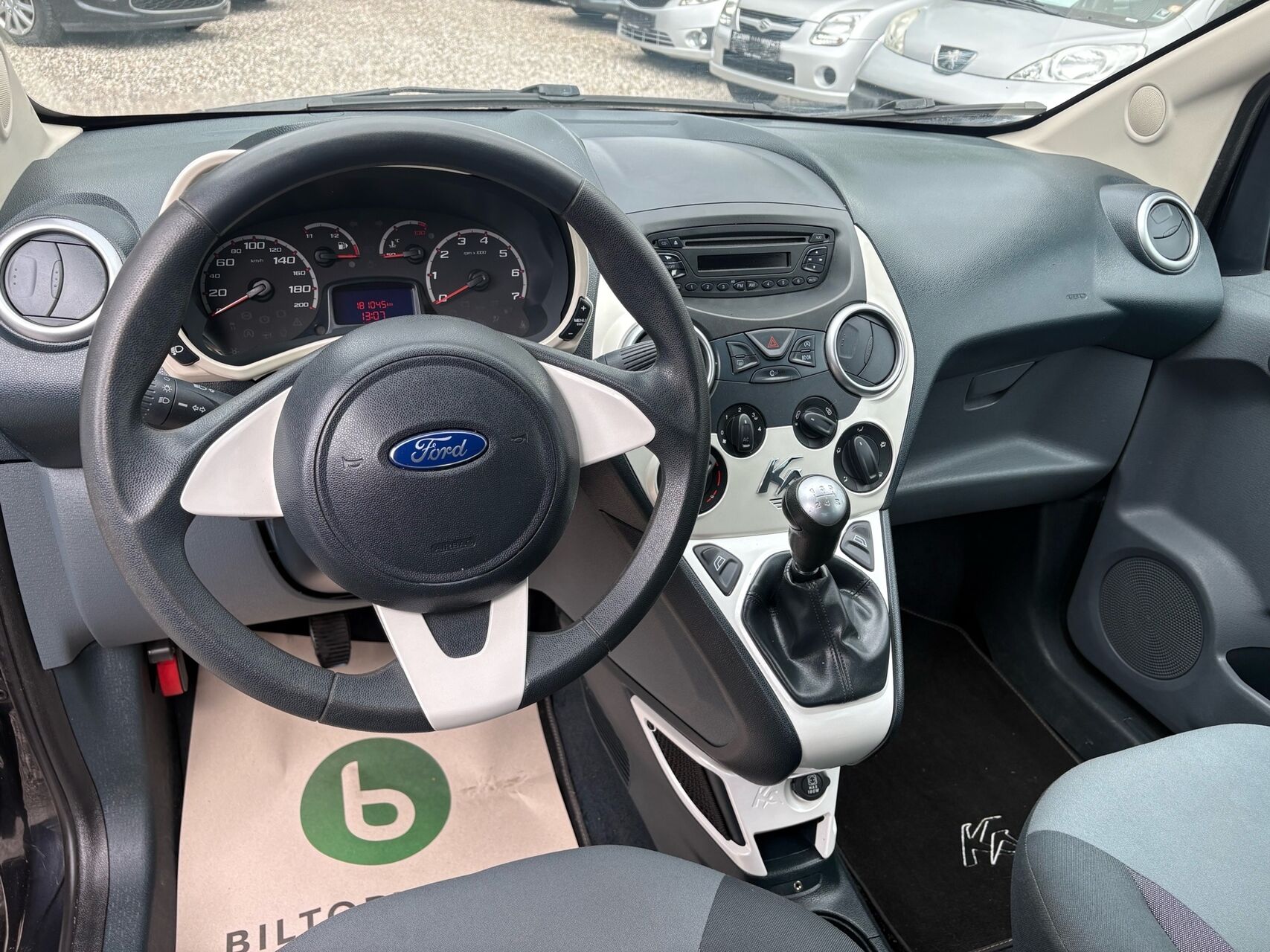 
								Ford Ka 1,2 Titanium 69HK 3d full									