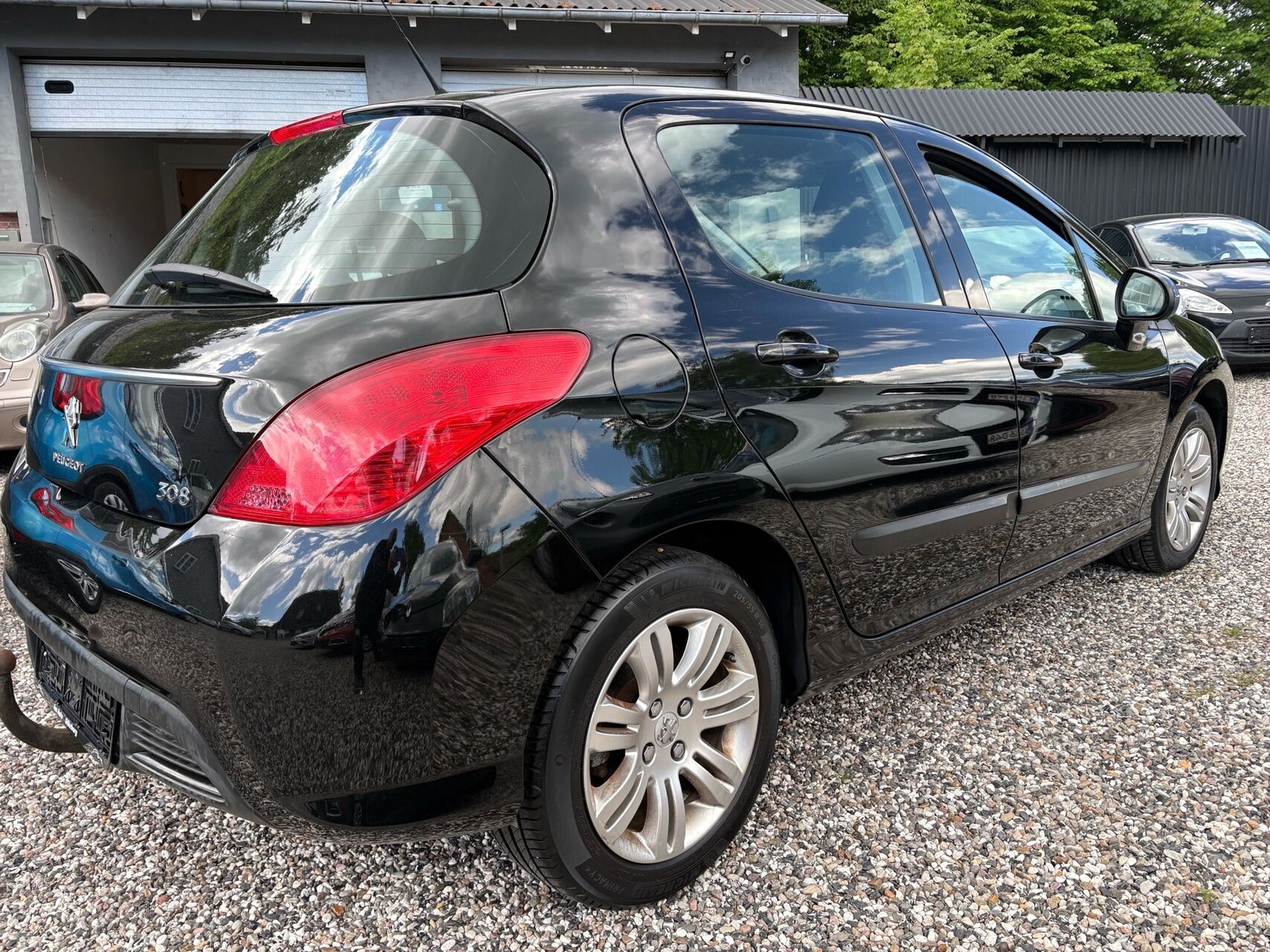 
								Peugeot 308 1,6 e-HDi Access 92HK 5d full									