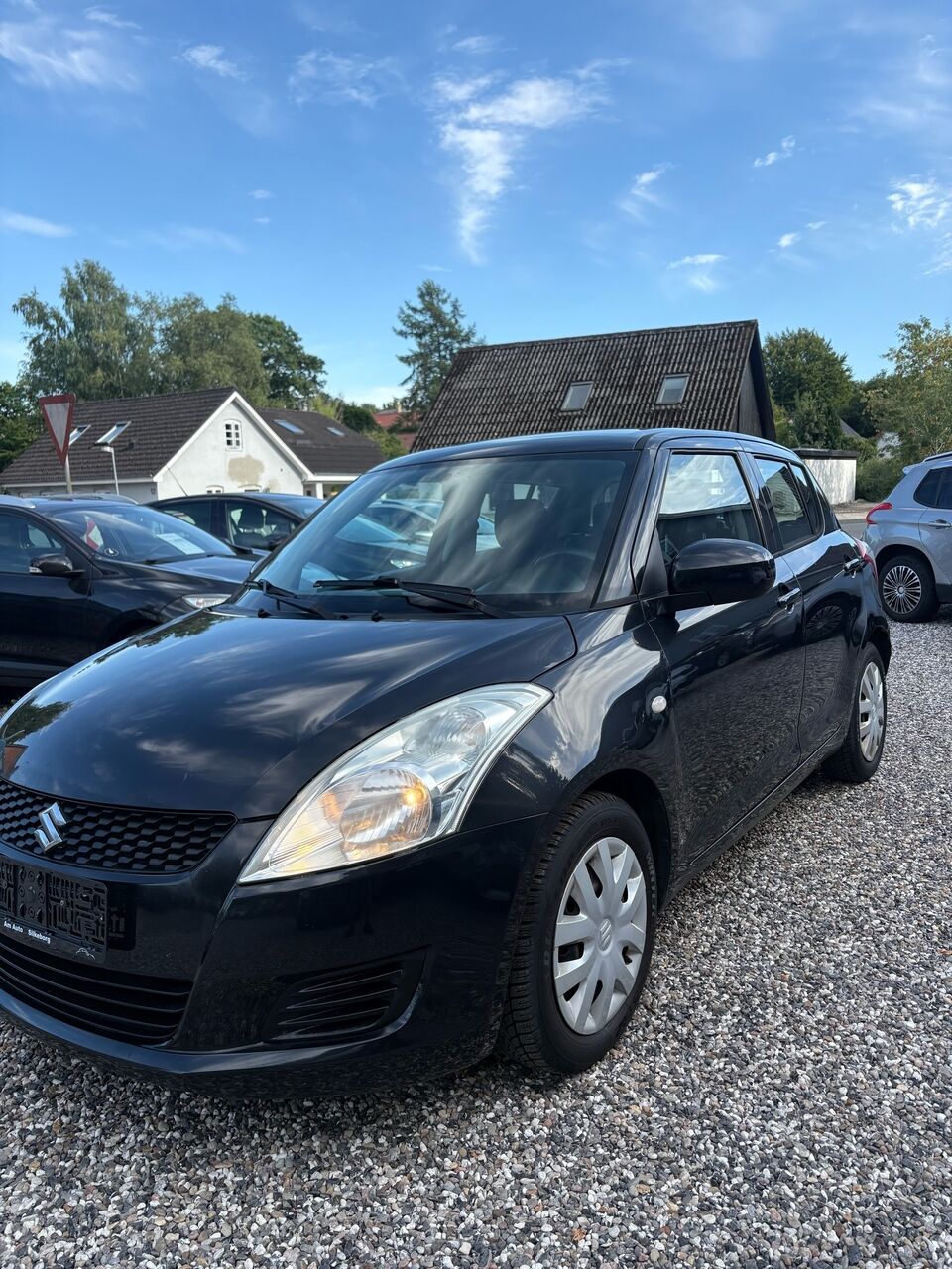 
								Suzuki Swift 1,2 16V GL 94HK 5d full									