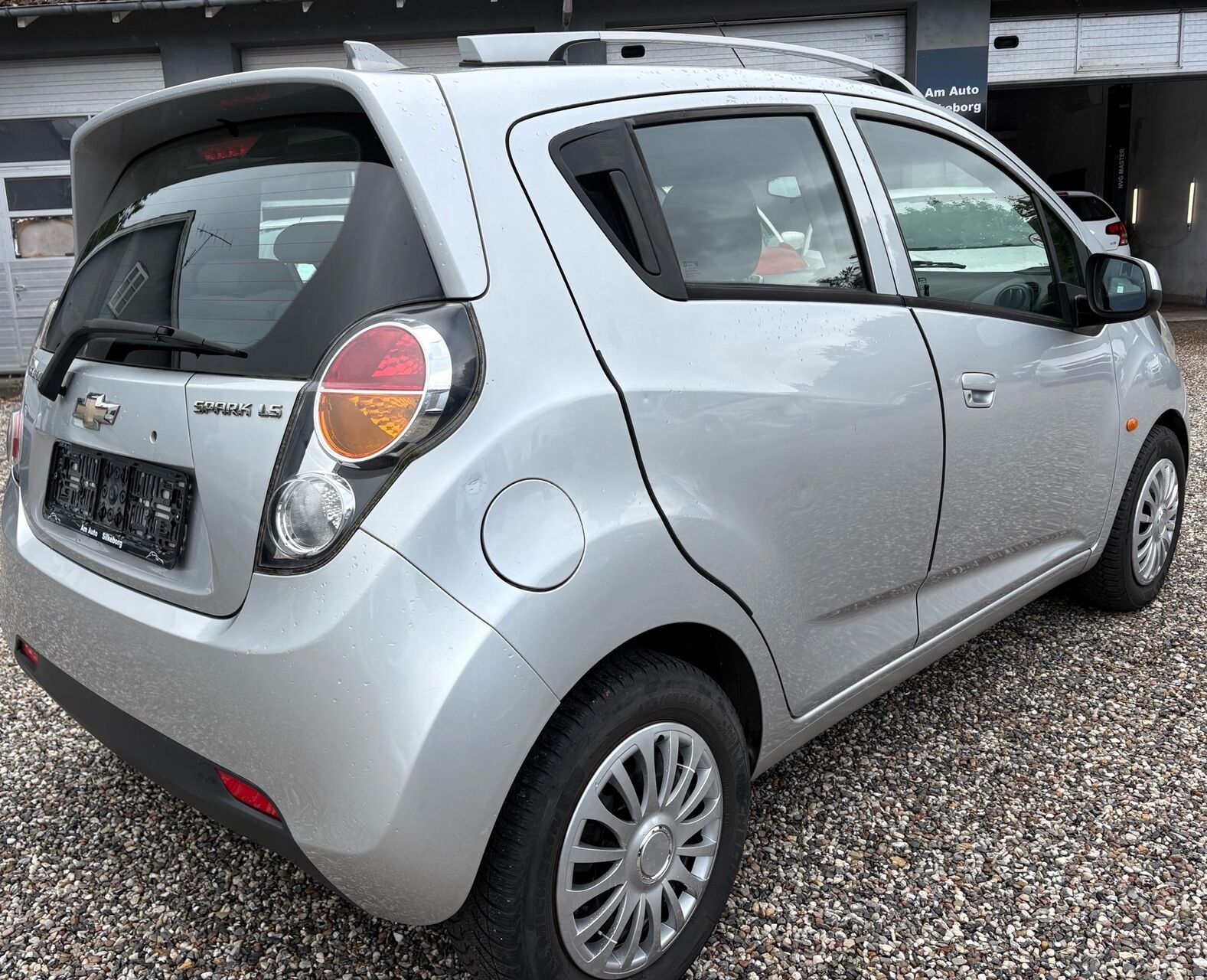 
								Chevrolet Spark 1,0 LS 68HK 5d full									