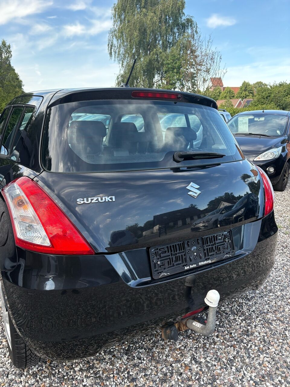 
								Suzuki Swift 1,2 16V GL 94HK 5d full									