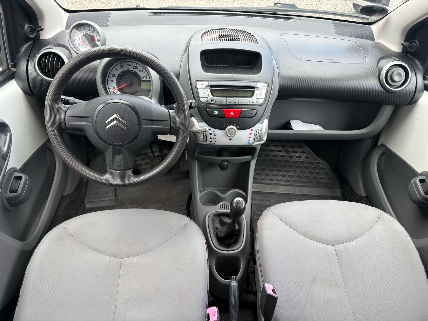 
								Citroën C1 1,0 68HK 5d full									