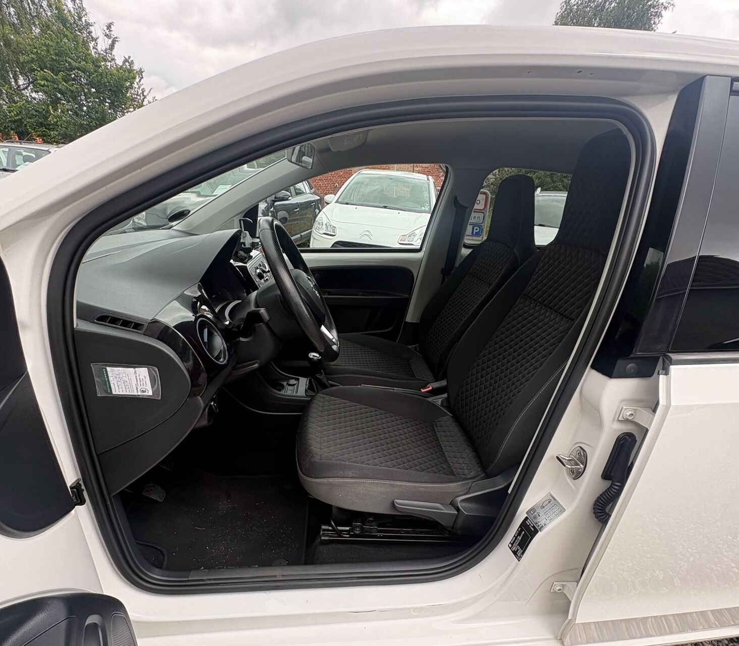 
								Skoda Citigo 1,0 MPI Ambition 60HK 5d full									
