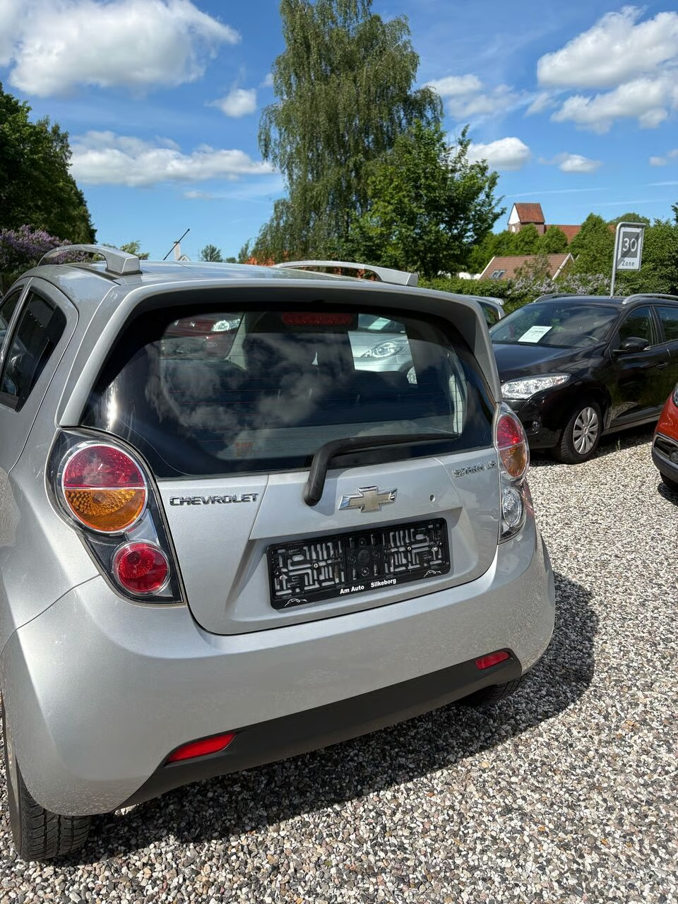 
								Chevrolet Spark 1,0 LS 68HK 5d full									