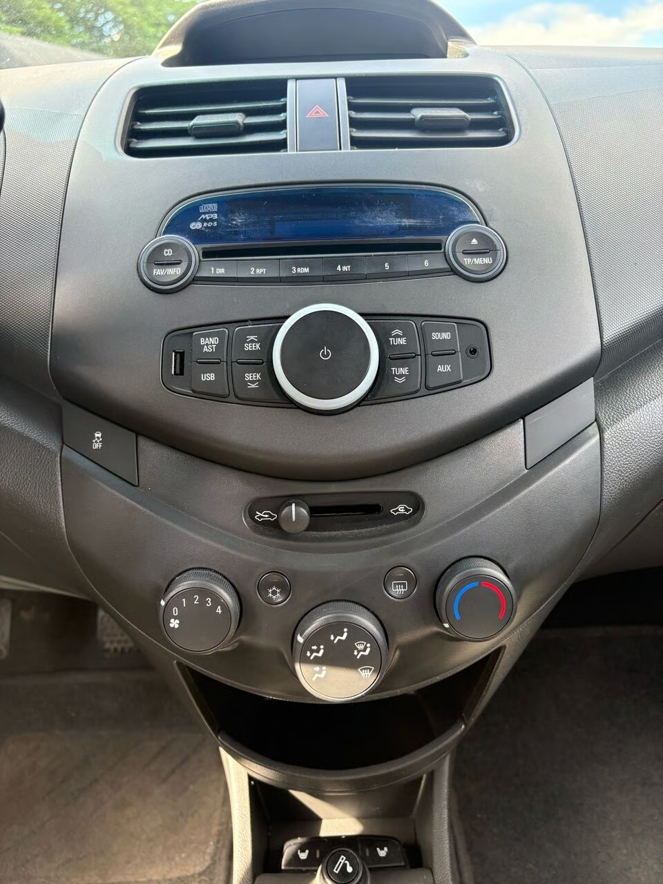 
								Chevrolet Spark 1,0 LS 68HK 5d full									