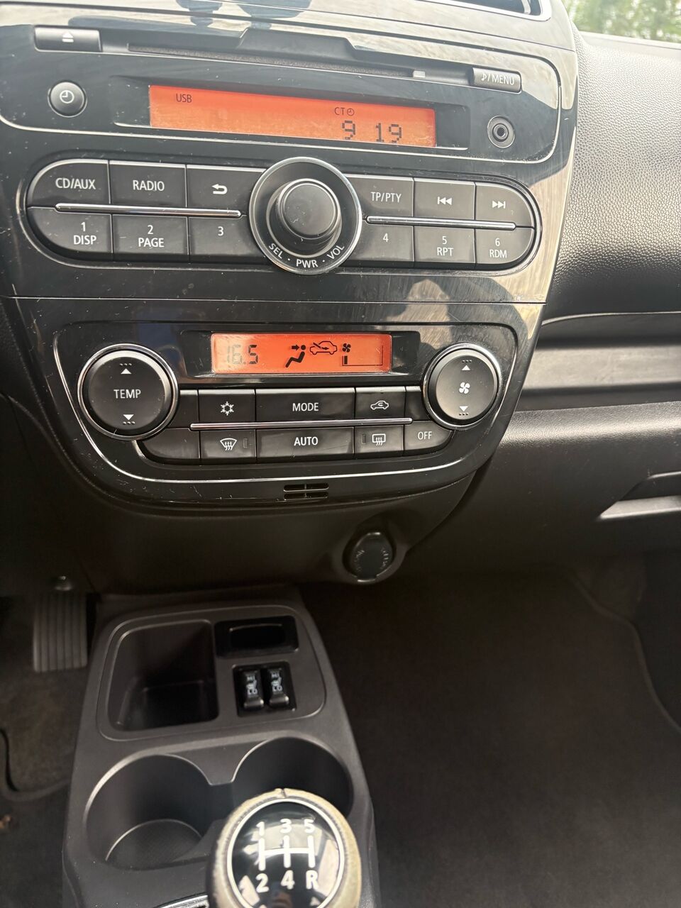 
								Mitsubishi Space Star full									