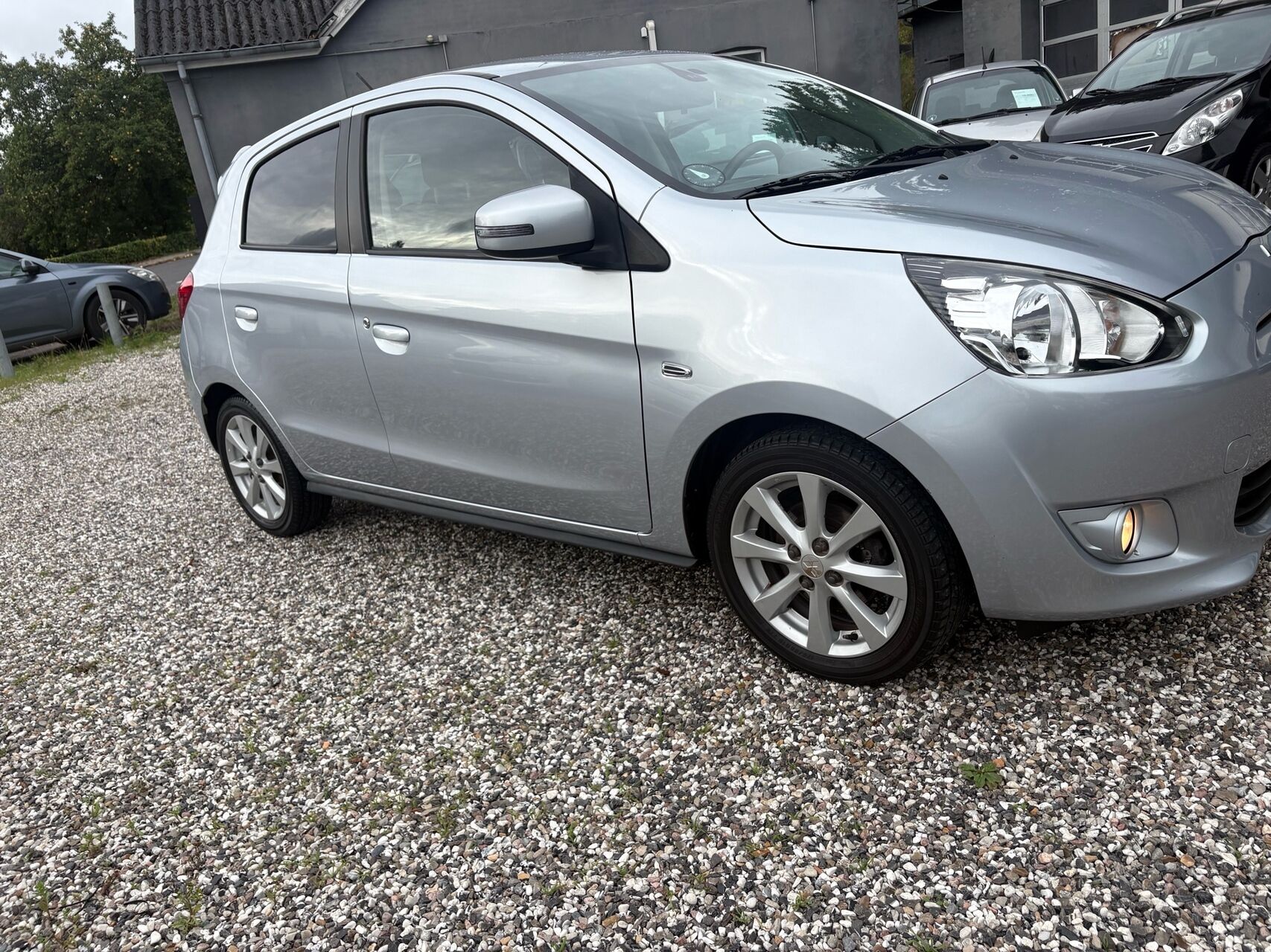 
								Mitsubishi Space Star full									