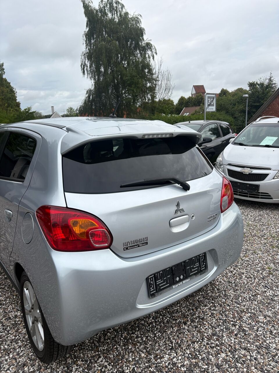 
								Mitsubishi Space Star full									