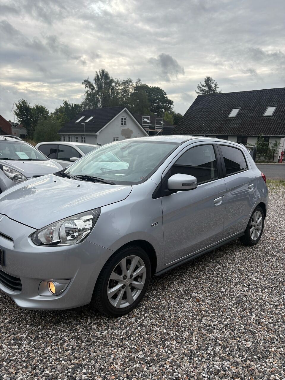 
								Mitsubishi Space Star full									