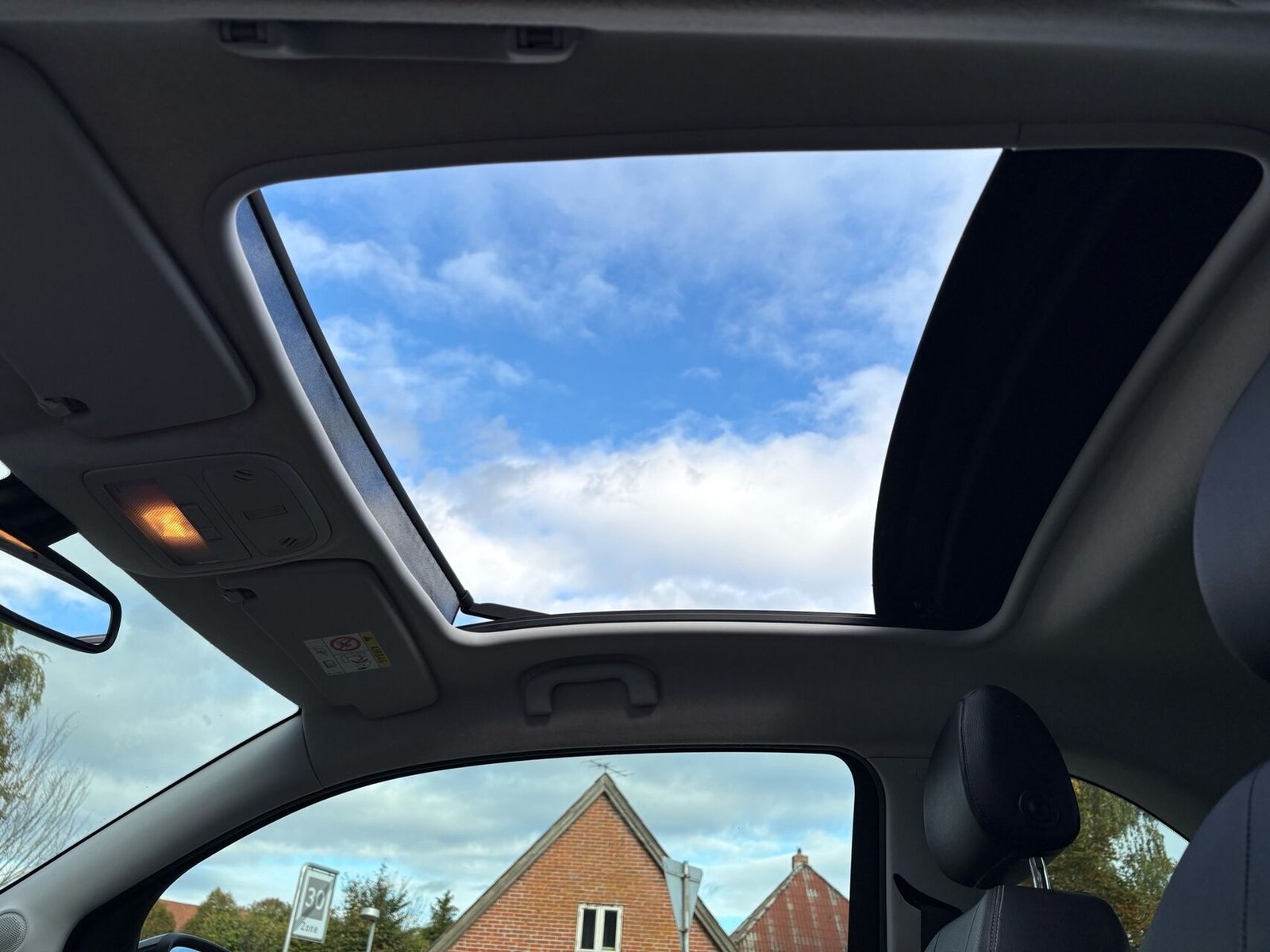 
								Opel Adam 1,0 ECOTEC Rocks 90HK 3d 6g full									