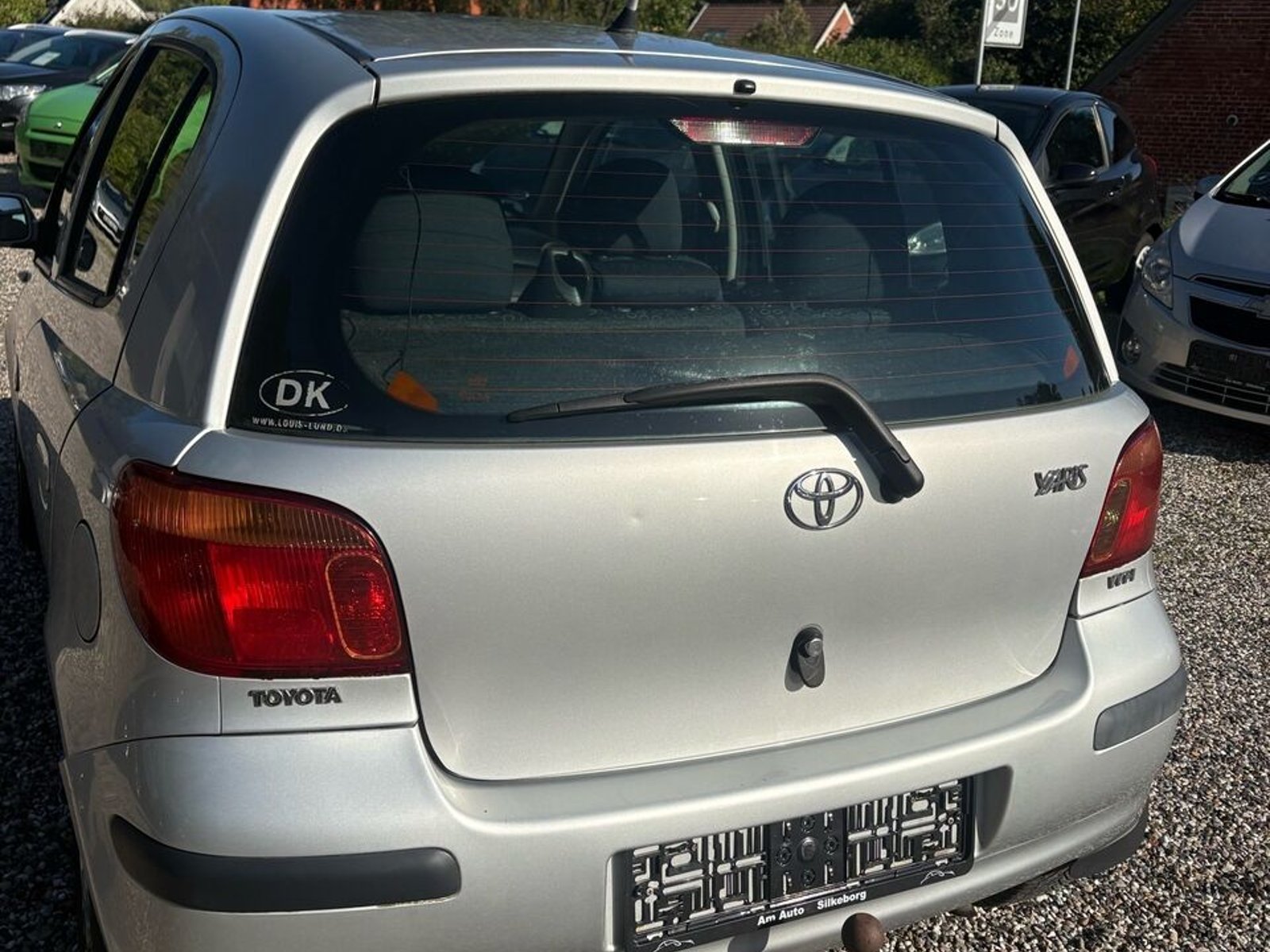 
								Toyota Yaris 1,3 Linea Terra 86HK 5d full									