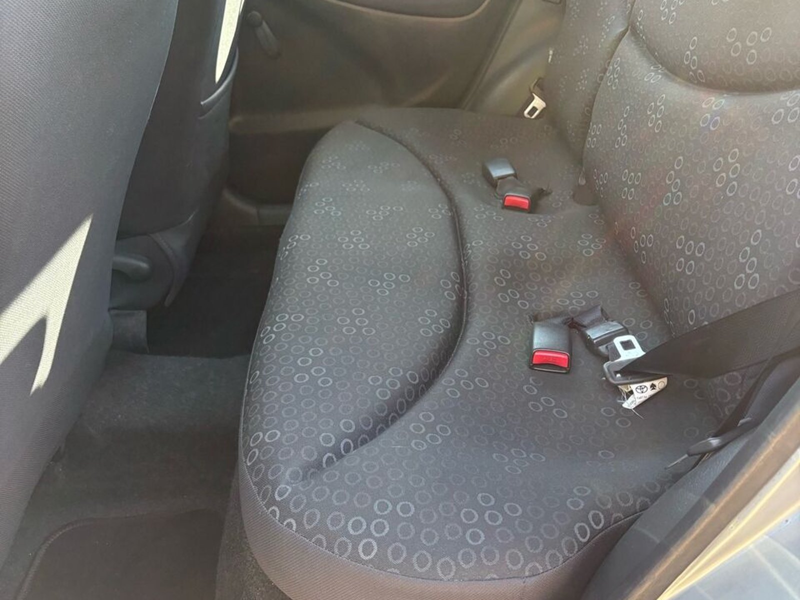 
								Toyota Yaris 1,3 Linea Terra 86HK 5d full									