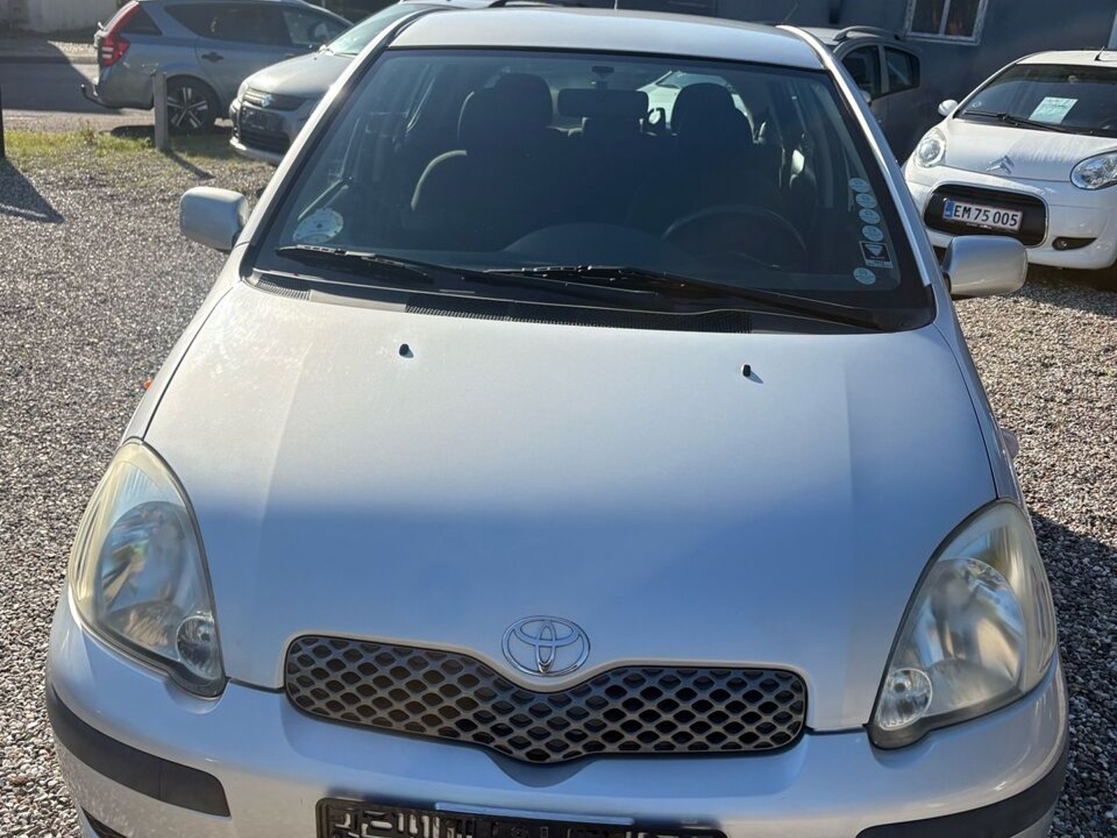 
								Toyota Yaris 1,3 Linea Terra 86HK 5d full									